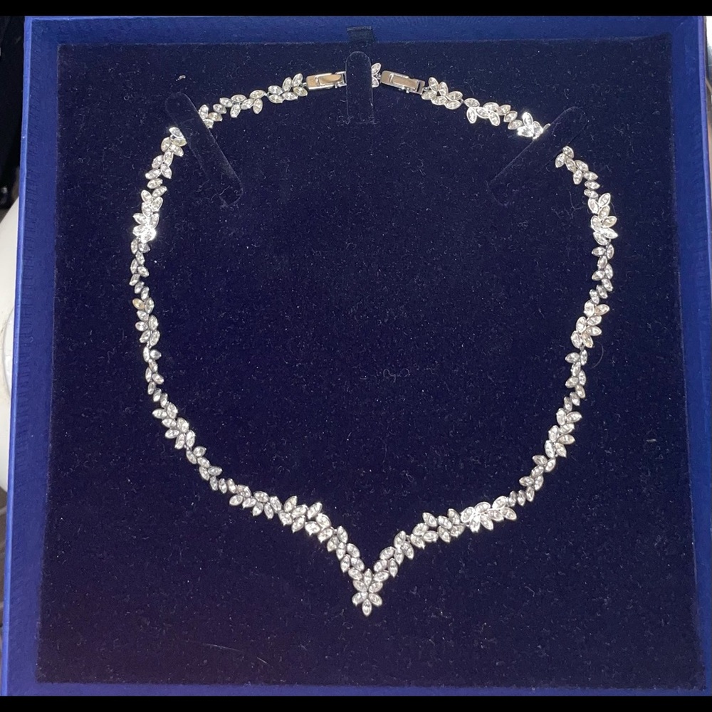 Swarovski necklace. Very good consultation. I have not use it. - Picture 2 of 3